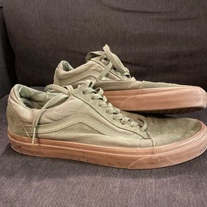 Brand New Old Skool Forest Green Gum-Sole Vans (Mens 9)